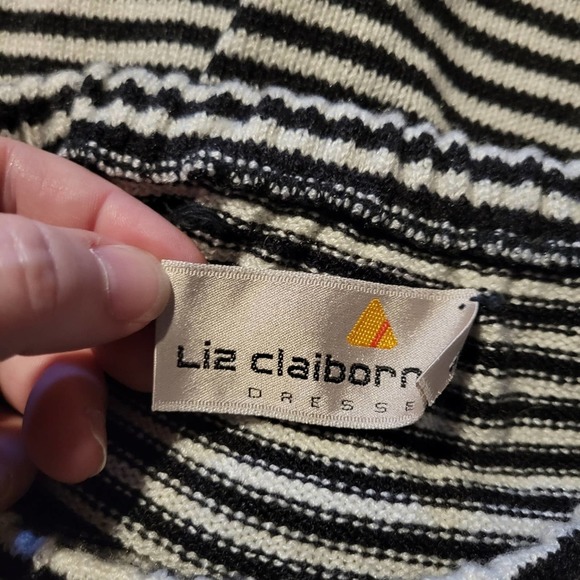 Liz claiborne vintage women's two piece sweater jacket and skirt size small - Picture 12 of 13